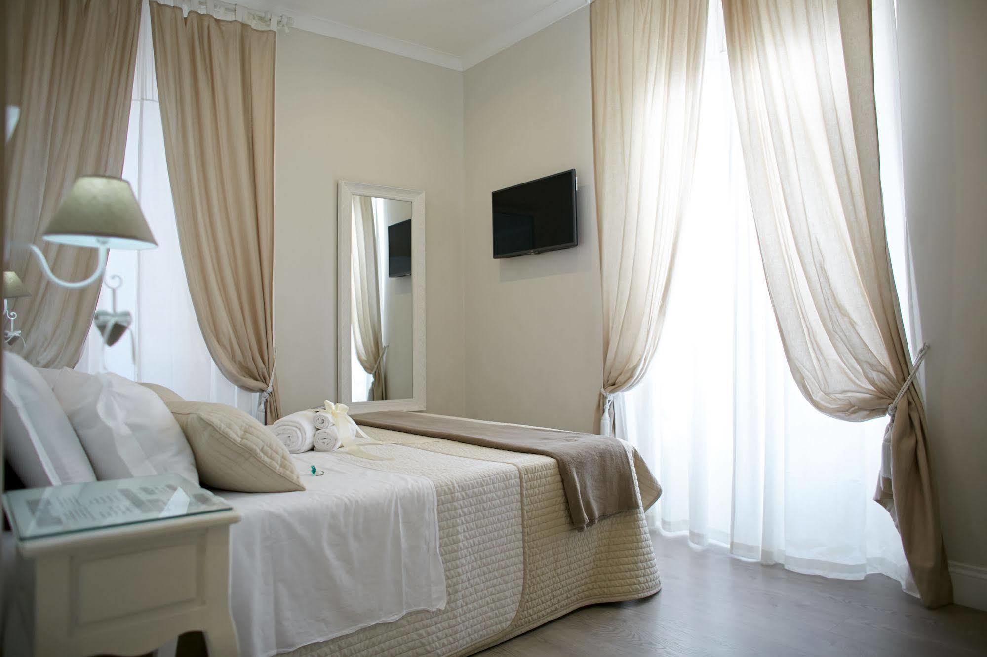 Charme & Chic Bed & Breakfast Rome Exterior photo